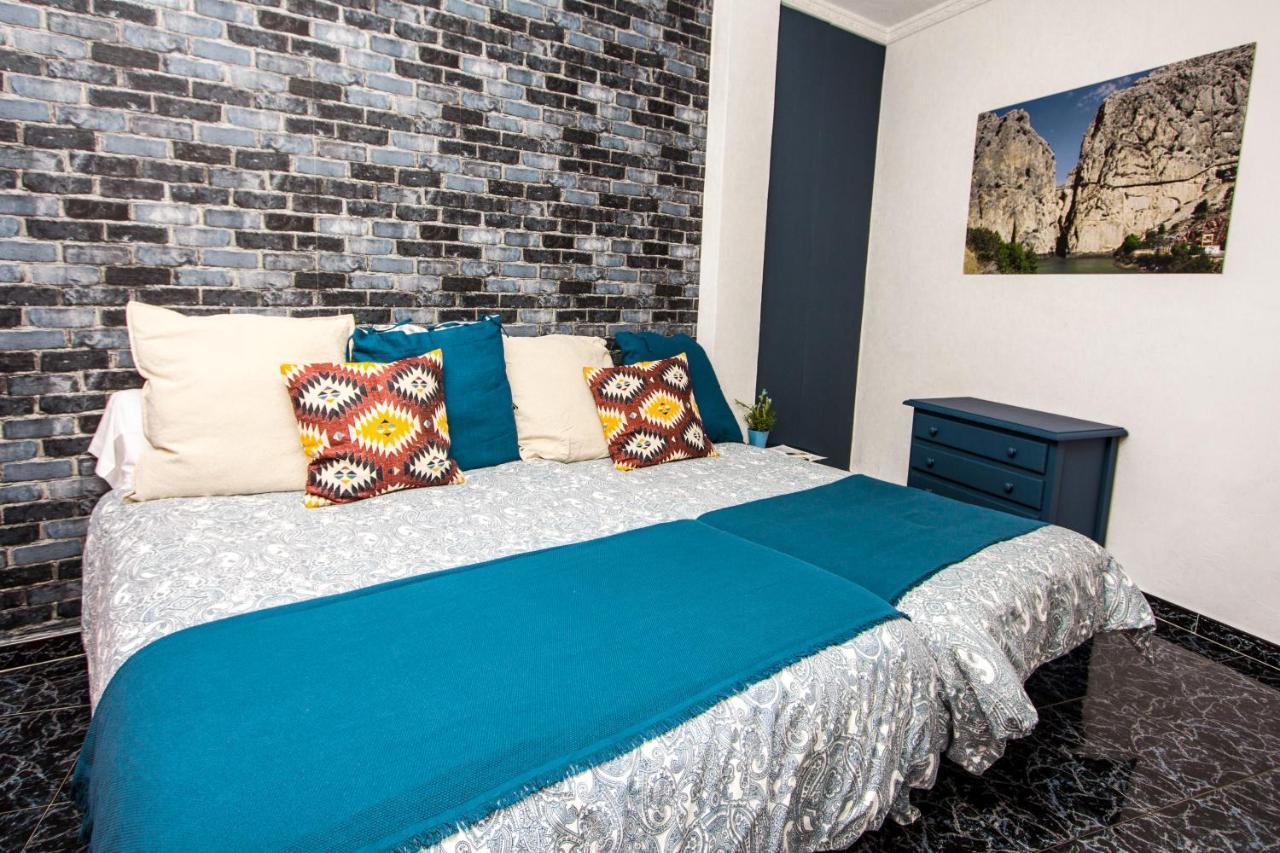 Hostal Caminito Del Rey Alora Exteriör bild