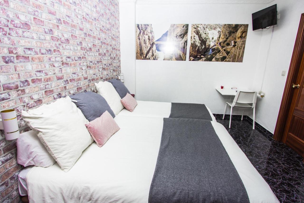 Hostal Caminito Del Rey Alora Exteriör bild