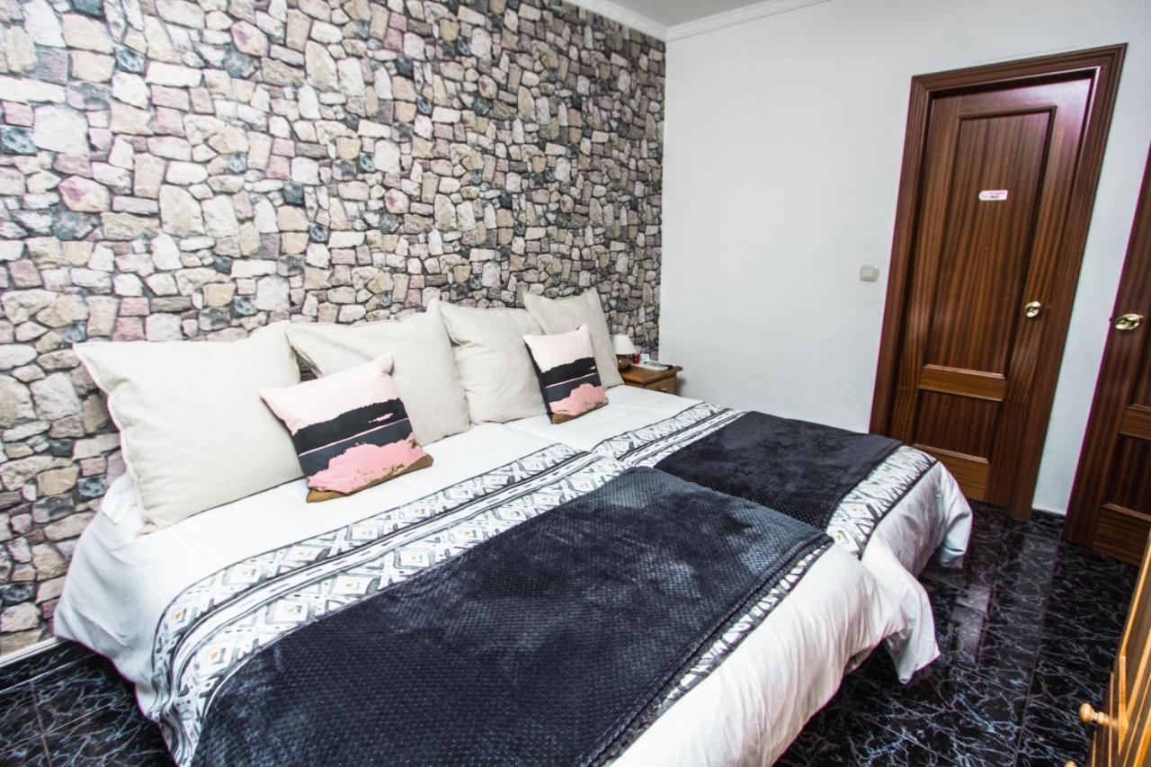Hostal Caminito Del Rey Alora Exteriör bild