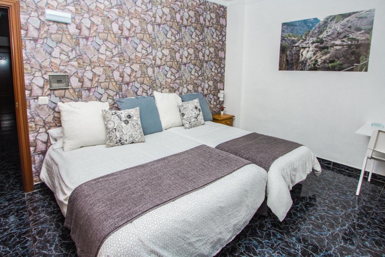 Hostal Caminito Del Rey Alora Exteriör bild